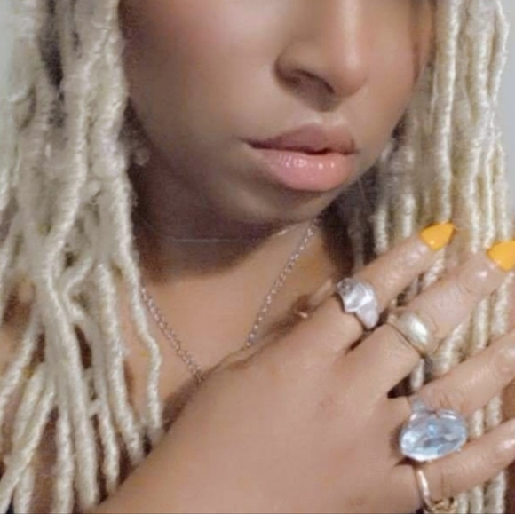 Meet your Posher, Tiffany - Picture 10 of 17